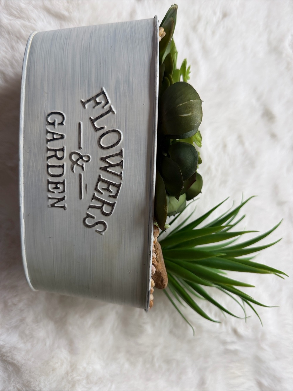 Gray 'Flowers & Garden' Decorative Planter